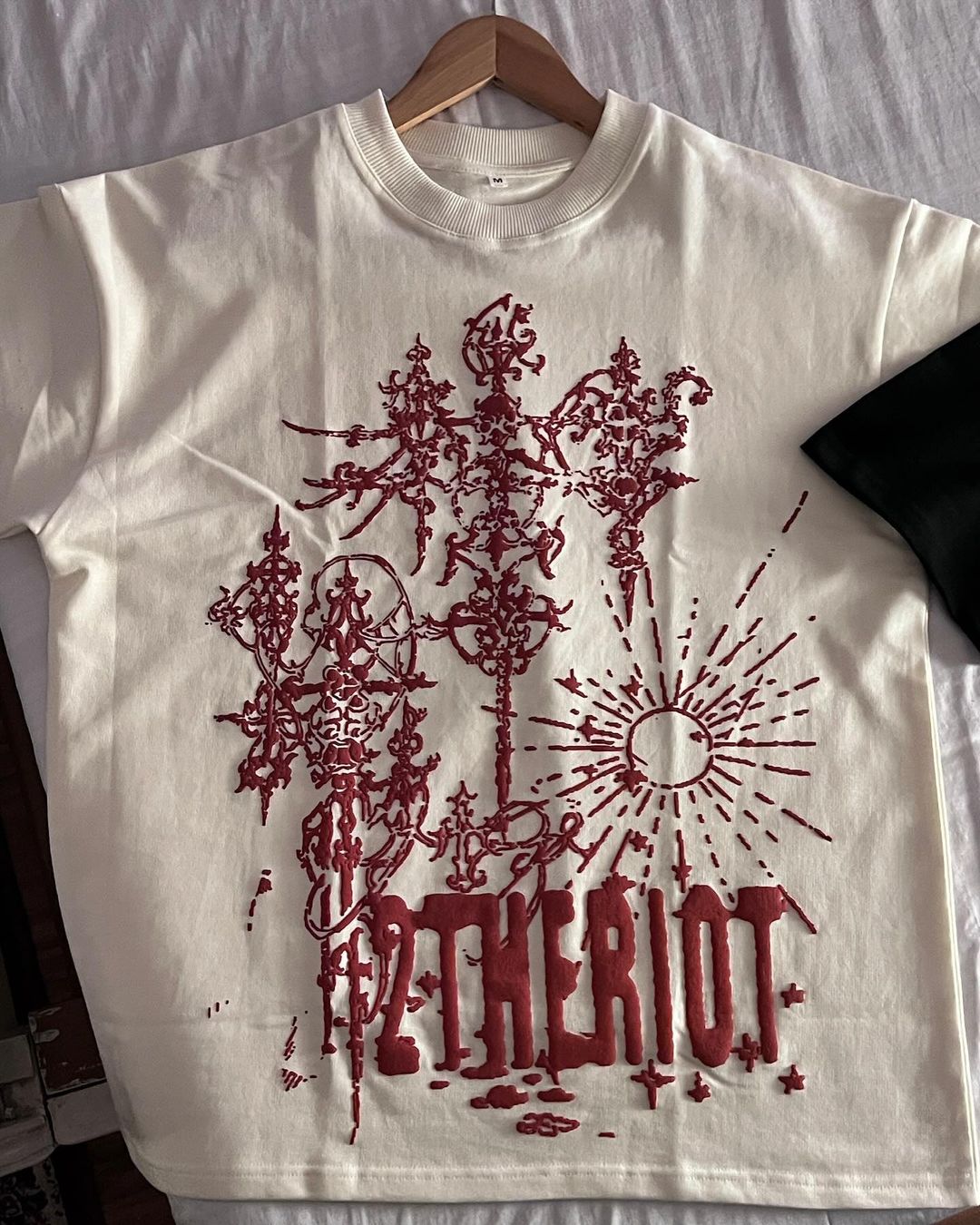 ★Cyber Crimson Tee★
